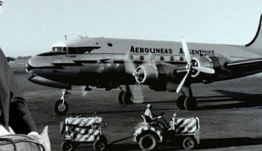 El 7 de diciembre 1950 por decreto Perón crea Aerolíneas Argentinas