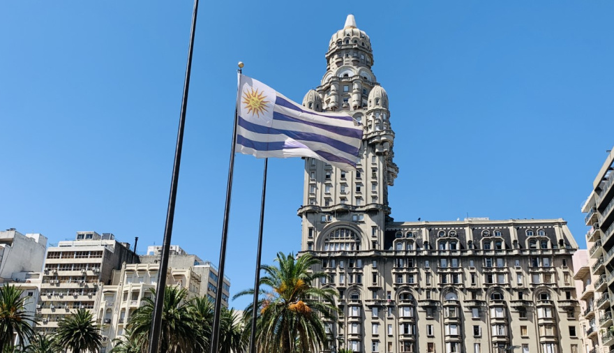 EL ASCENSO DEL FRENTE AMPLIO EN EL URUGUAY: Ruptura histórica con los partidos tradicionales