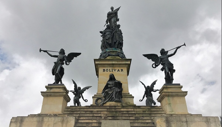 LA PSICOLOGÍA DEL HÉROE: UN ANÁLISIS PSICOANALÍTICO DE SIMÓN BOLÍVAR Y DE AMÉRICA LATINA: LA SOBERANÍA MENTAL